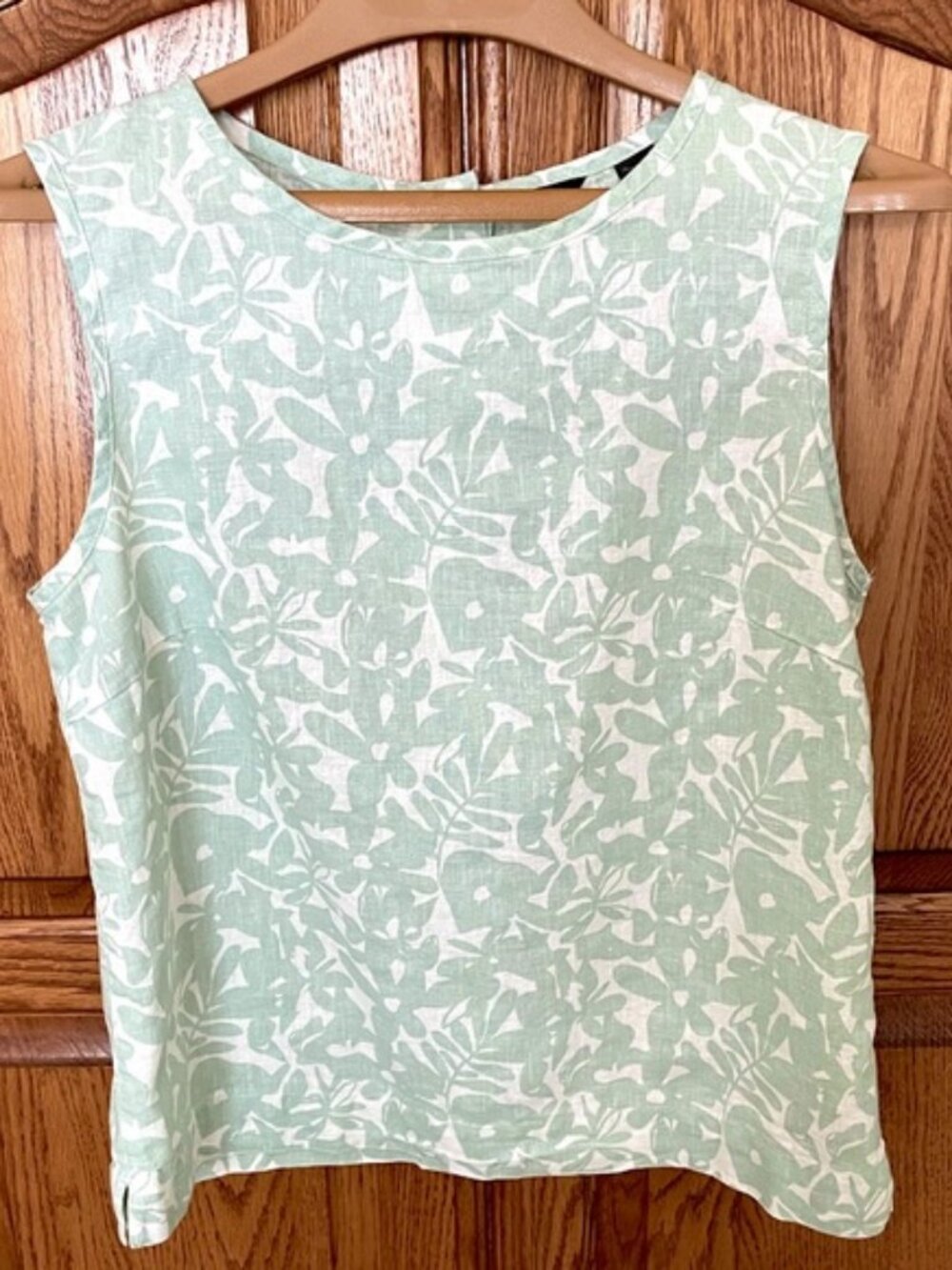 Dockers Button Back Sleeveless Blouse